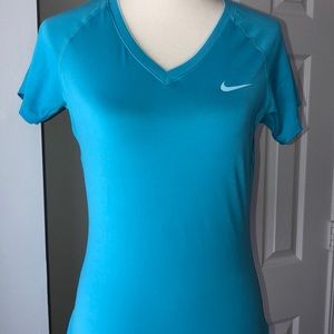 Nike pro Women’s Dry-Fit Fitted Sports Active T M